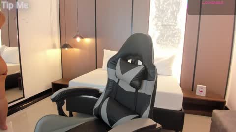 L I L L Y online show from September 13, 12:38 pm