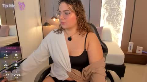 L I L L Y online show from February 4, 12:22 pm