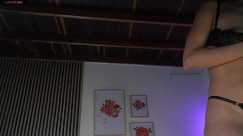 Snapshot of lilly_dollss chatting on April 5, 1:30 pm Sofia online show from April 5, 1:30 pm