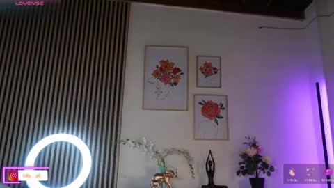 Snapshot of lilly_dollss chatting on May 3, 1:28 pm Sofia online show from May 3, 1:28 pm