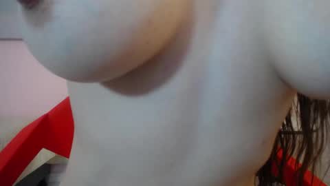 Snapshot of lilly_steffen chatting on March 31, 7:25 pm Lilly online show from March 31, 7:25 pm