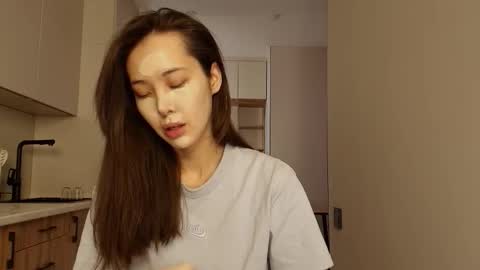 Snapshot of lilly_sweeet chatting on March 1, 4:14 am lilly online show from March 1, 4:14 am