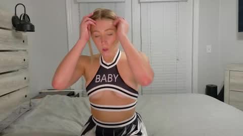 Lilly Baby Xo online show from December 23, 3:48 am