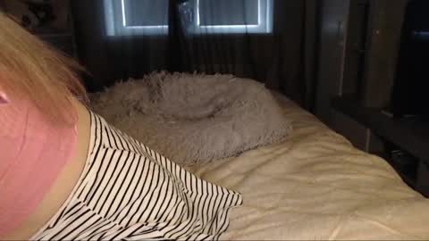 Snapshot of lillybrick chatting on April 30, 5:03 am Lilly online show from April 30, 5:03 am