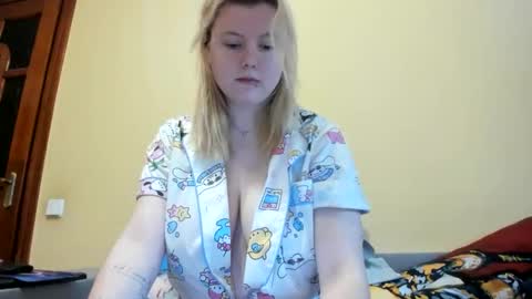 Lilly Depp online show from November 23, 12:05 pm