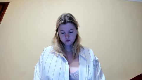 Lilly Depp online show from December 2, 2:23 pm