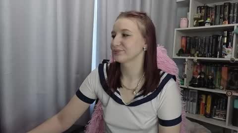 Snapshot of lillyfan_x chatting on February 23, 3:59 am LillyFan X online show from February 23, 3:59 am