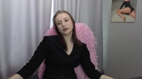 Snapshot of lillyfan_x chatting on April 4, 4:11 am LillyFan X online show from April 4, 4:11 am