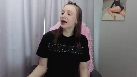 Snapshot of lillyfan_x chatting on April 5, 4:20 am LillyFan X online show from April 5, 4:20 am
