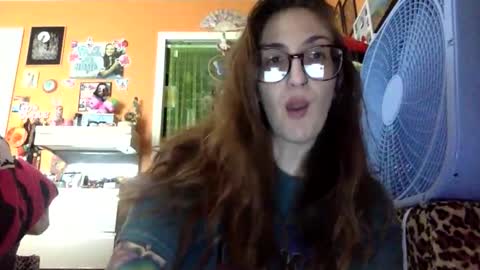 hi guys im back on here 3 online show from April 11, 7:29 pm