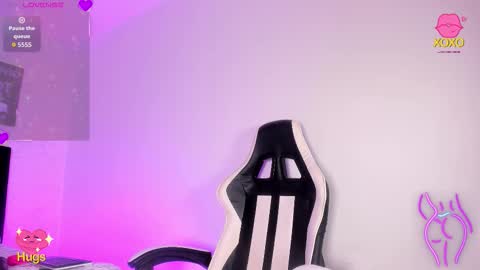 Lilly online show from November 14, 1:21 pm