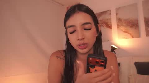 Snapshot of lillythompson_ chatting on February 26, 9:14 pm Lilly Thompson online show from February 26, 9:14 pm
