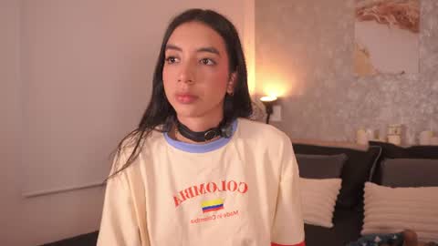 Snapshot of lillythompson_ chatting on June 28, 10:49 pm Lilly Thompson online show from June 28, 10:49 pm
