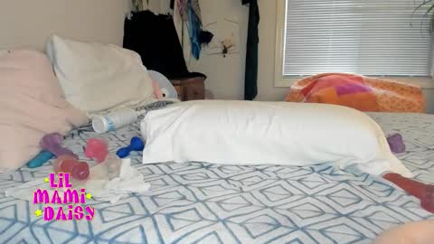 Daisy Bby online show from December 17, 12:16 am