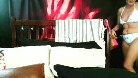 Snapshot of lilmomma_69 chatting on July 3, 3:13 am Lilmomma 69 online show from July 3, 3:13 am