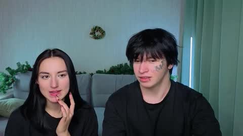 Snapshot of lilo_meow chatting on December 4, 2:37 pm Kris Lilo online show from December 4, 2:37 pm