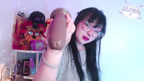 Snapshot of lilomoon69 chatting on December 11, 2:52 am Lilo online show from December 11, 2:52 am
