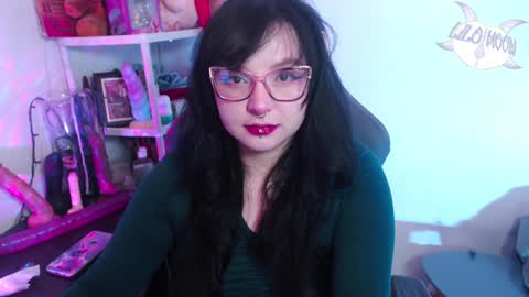 Snapshot of lilomoon69 chatting on December 14, 3:29 am Lilo online show from December 14, 3:29 am