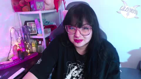 Snapshot of lilomoon69 chatting on December 16, 2:36 am Lilo online show from December 16, 2:36 am