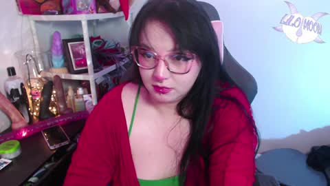 Snapshot of lilomoon69 chatting on December 28, 6:28 am Lilo online show from December 28, 6:28 am