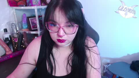 Snapshot of lilomoon69 chatting on December 29, 3:11 am Lilo online show from December 29, 3:11 am
