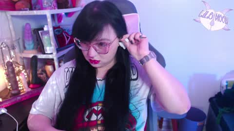 Snapshot of lilomoon69 chatting on January 2, 2:54 am Lilo online show from January 2, 2:54 am