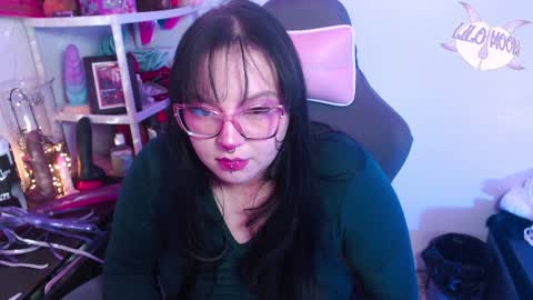 Snapshot of lilomoon69 chatting on January 7, 6:05 am Lilo online show from January 7, 6:05 am