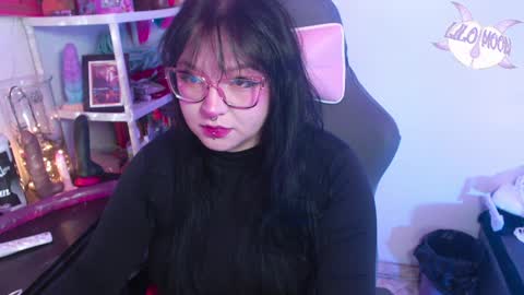 Snapshot of lilomoon69 chatting on January 8, 3:40 am Lilo online show from January 8, 3:40 am