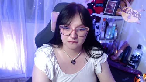 Snapshot of lilomoon69 chatting on February 8, 4:03 am Lilo online show from February 8, 4:03 am