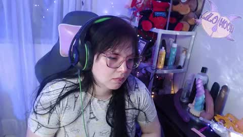Snapshot of lilomoon69 chatting on March 2, 6:37 am Lilo online show from March 2, 6:37 am
