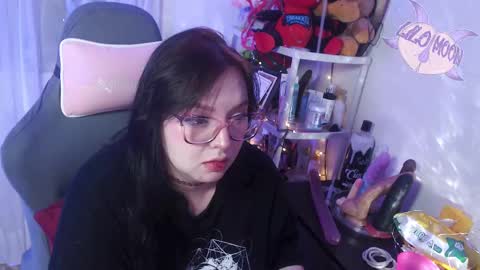 Snapshot of lilomoon69 chatting on March 12, 7:24 am Lilo online show from March 12, 7:24 am