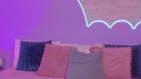 Lilou online show from October 21, 11:44 am