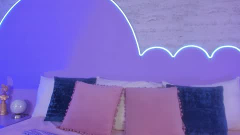 Lilou online show from November 11, 12:16 pm