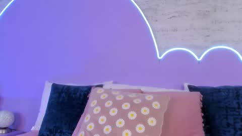 Lilou online show from December 3, 12:03 pm