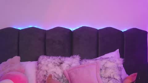 Lilou online show from February 28, 12:28 pm