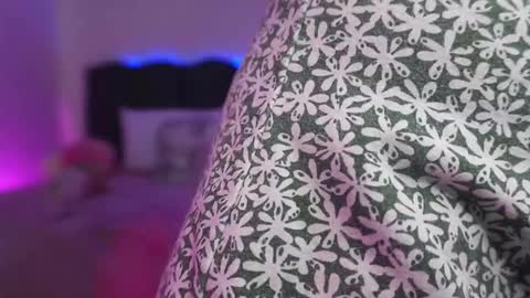 Lilou online show from March 3, 12:22 pm