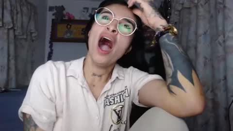 Snapshot of lilpalacio chatting on December 14, 4:01 am lil palacio online show from December 14, 4:01 am