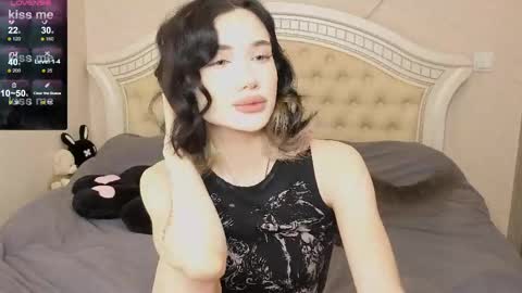 Snapshot of lilpupsonish chatting on April 12, 4:39 am Jesse and Grace online show from April 12, 4:39 am