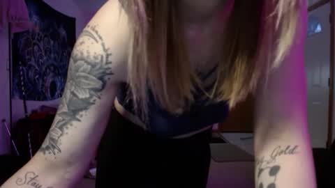 Snapshot of lilsirenluna chatting on May 27, 1:57 am Luna online show from May 27, 1:57 am