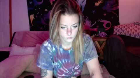 Snapshot of lilsirenluna chatting on July 26, 3:04 am Luna online show from July 26, 3:04 am