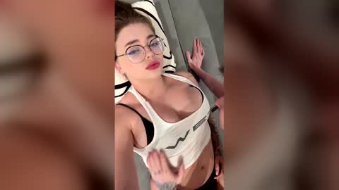 Snapshot of lilsteysi_mrdany chatting on February 28, 4:24 am LilSteysi and MrDany online show from February 28, 4:24 am