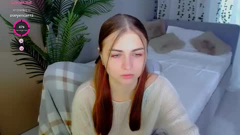 Snapshot of lilu__moon chatting on February 18, 6:31 am lilu__moon online show from February 18, 6:31 am