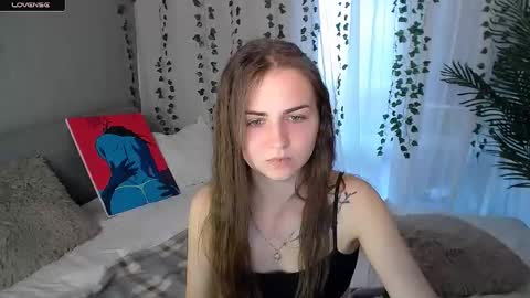 Snapshot of lilu__moon chatting on March 27, 6:41 am lilu__moon online show from March 27, 6:41 am