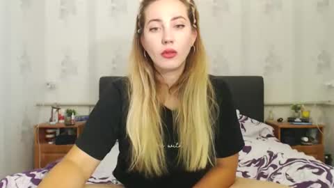 lilu_cute25 online show from September 17, 8:21 pm