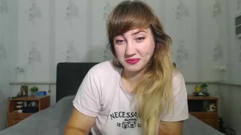 lilu_cute25 online show from October 24, 9:00 pm
