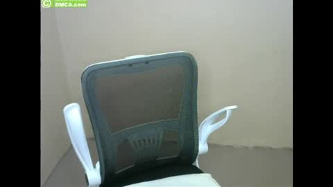 Snapshot of lily167200 chatting on April 7, 5:19 am lilly online show from April 7, 5:19 am
