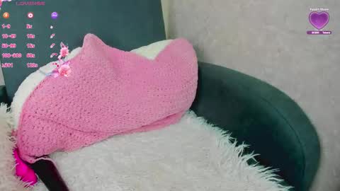 Snapshot of lily__love chatting on November 13, 12:15 pm LILY online show from November 13, 12:15 pm
