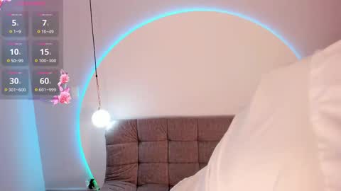 lily__rousse online show from September 11, 11:49 pm