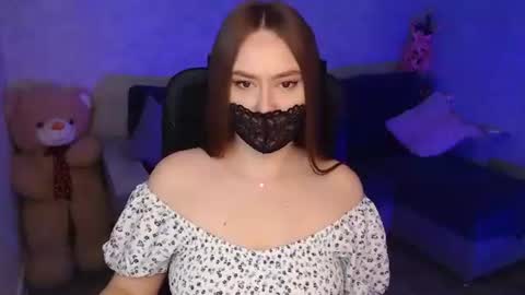 Snapshot of lily_baker_ chatting on May 29, 8:01 am lily_baker_ online show from May 29, 8:01 am