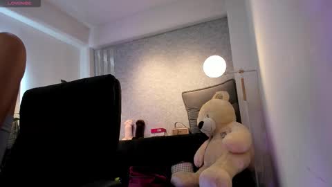 lily_cash1 online show from February 16, 12:45 pm